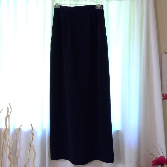 Maxi Skirt w pockets - Picture 2 of 7